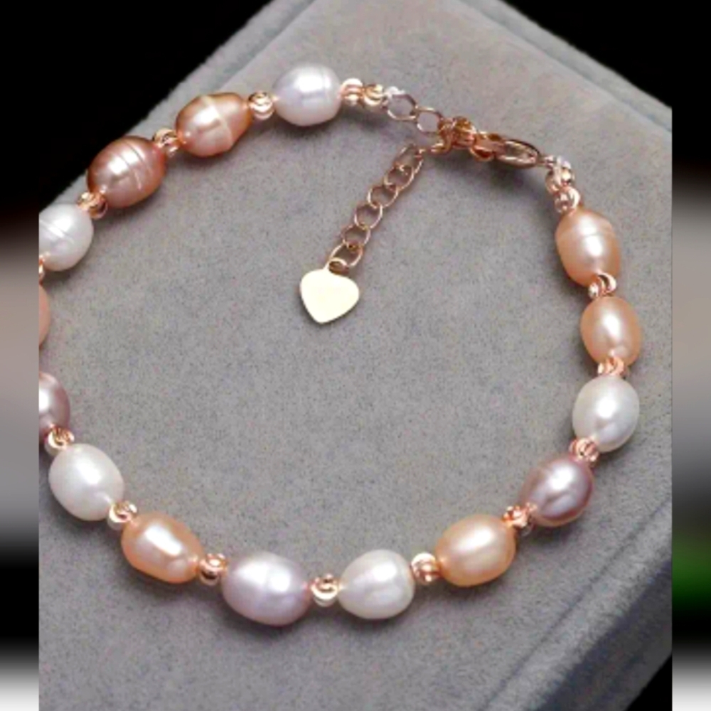 Elegant Pearl Bracelet with Gold Accents